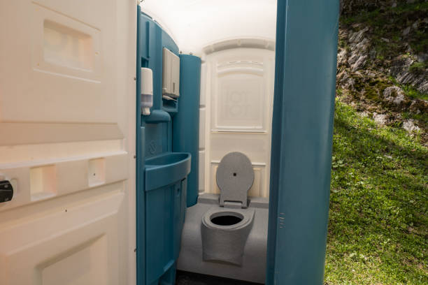 Portable Toilet Options We Offer in Cutler, CA